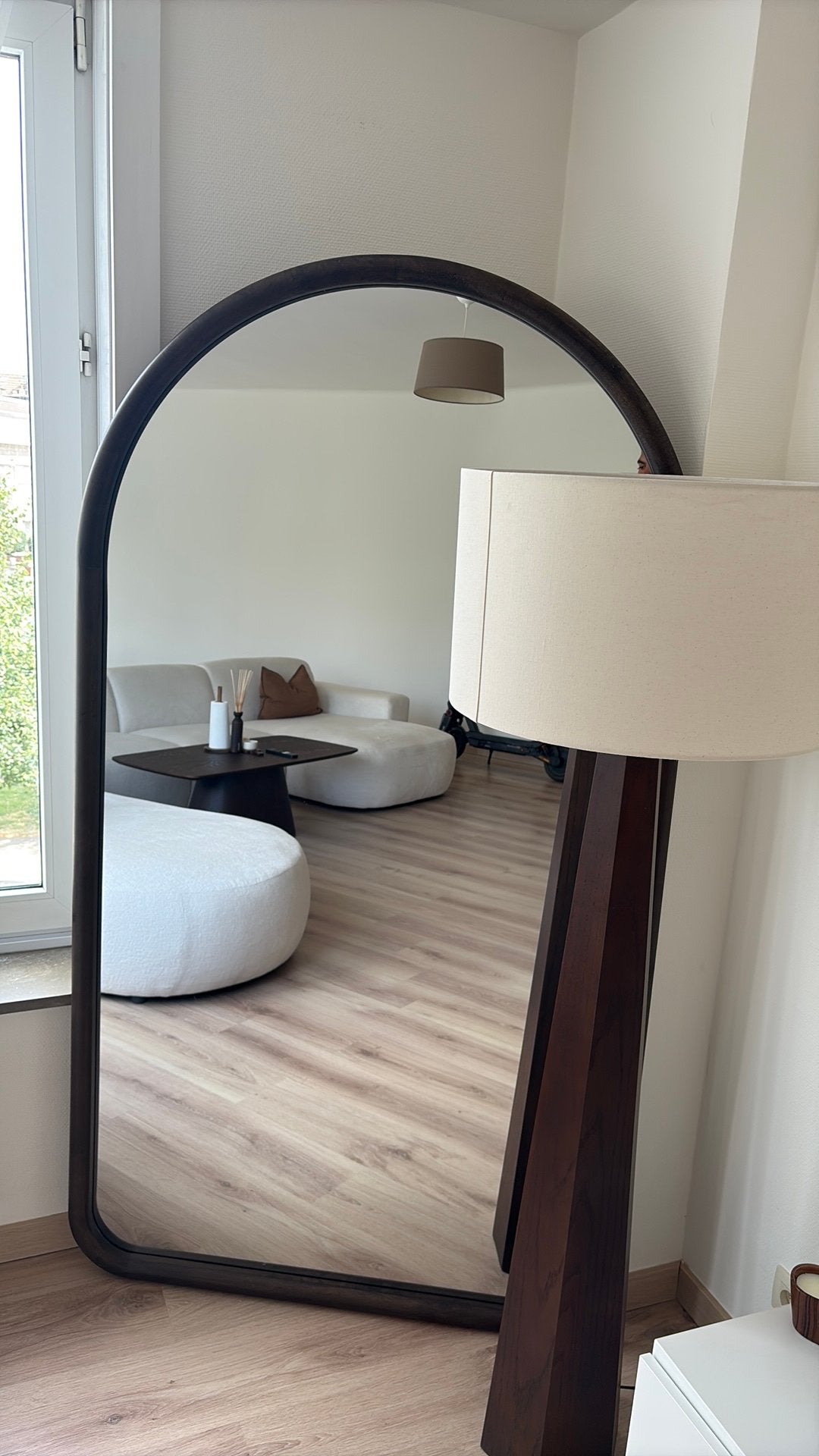 Miroir en bois de noyer, Maison & Meubles, Accessoires pour la Maison | Miroirs, Enlèvement ou Envoi, Comme neuf