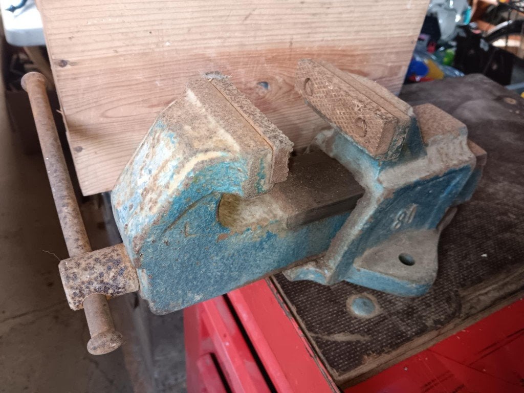 Etau à machoires, Bricolage & Construction, Enlèvement