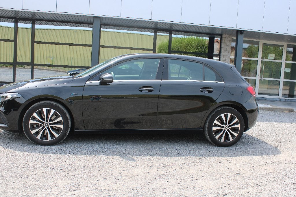MERCEDES A250 E HYBRIDE BUSINESS HALF LEDER CAMERA NAVI LED, Autos, Cuir, Achat, Euro 6, Entreprise