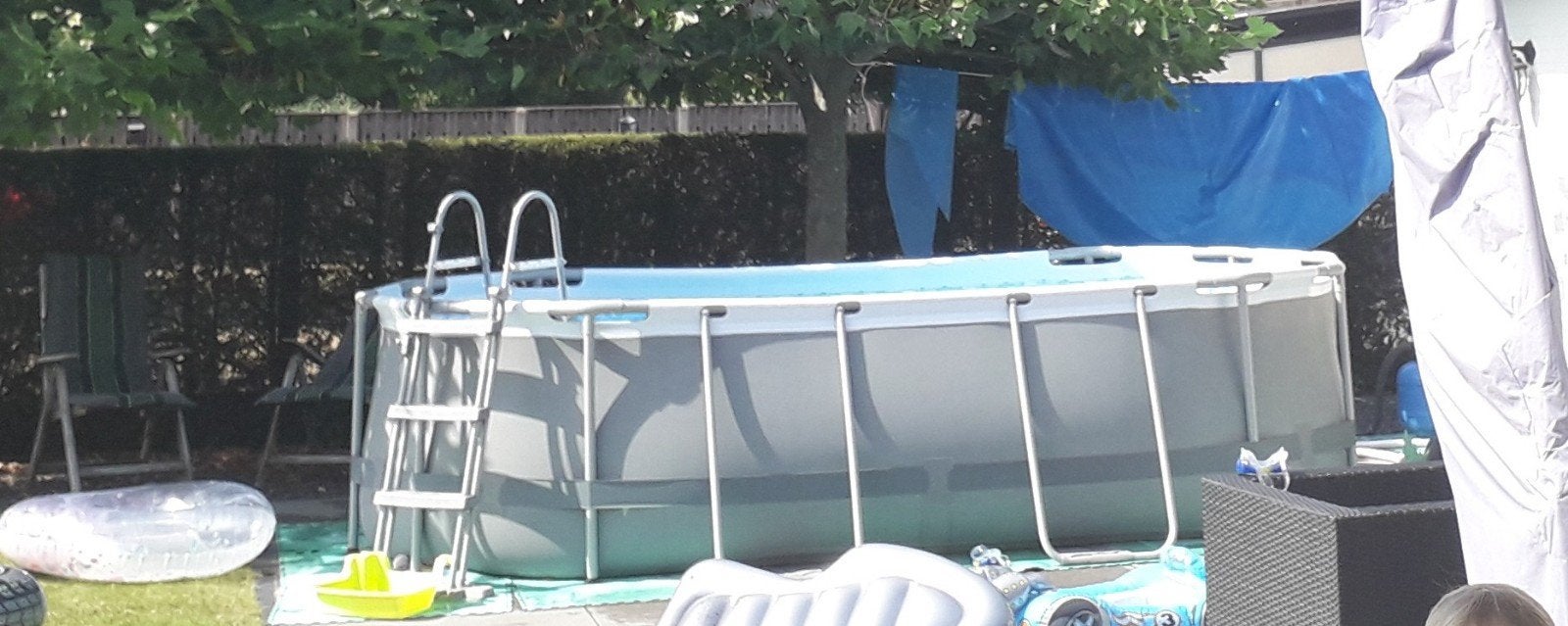 Piscine en très bon état, y compris toutes les nécessités., Enlèvement