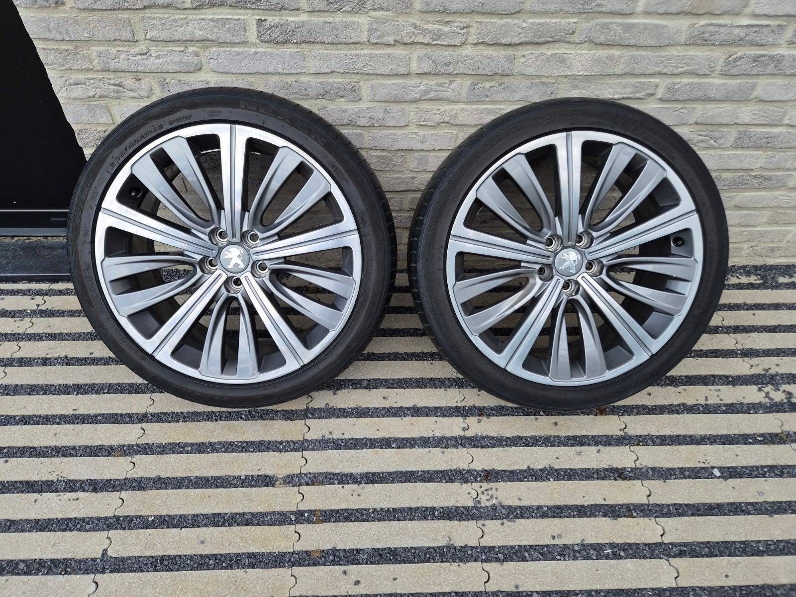 Peugeot GT velgen, Auto-onderdelen, Ophalen, Band(en)