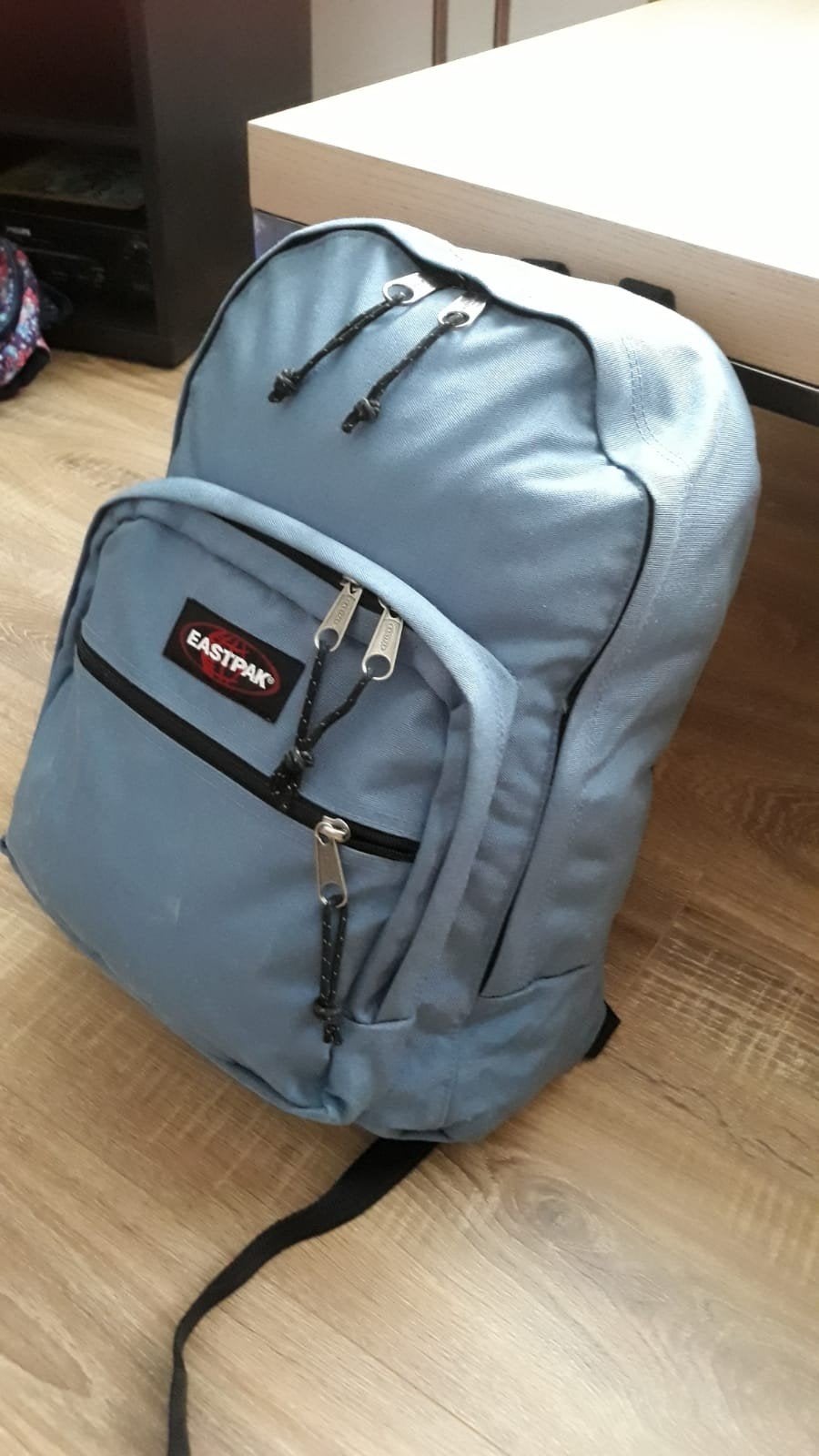 eastpak bleu ciel, Enlèvement, Eastpak