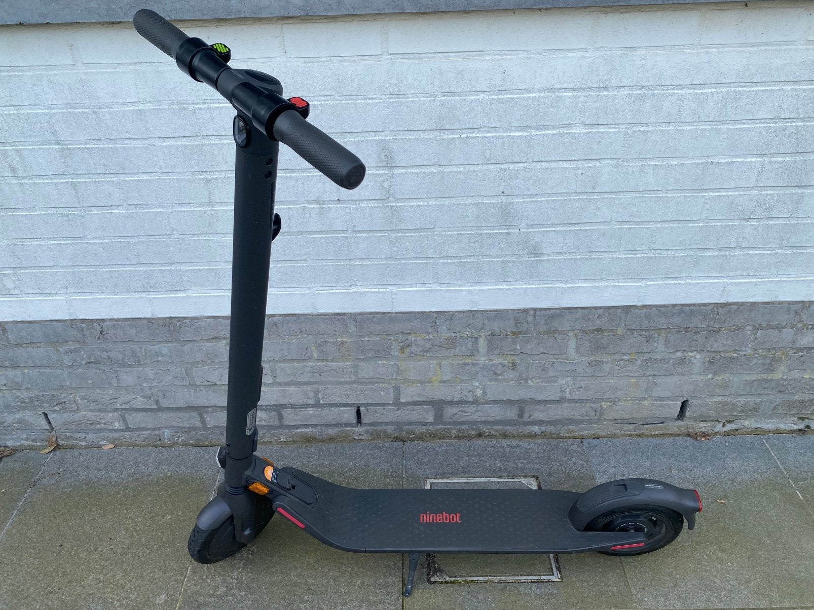 Trottinette SEGWAY Ninebot E25E, Vélos & Vélomoteurs, Trottinettes, Comme neuf, Step électrique (E-scooter), Enlèvement