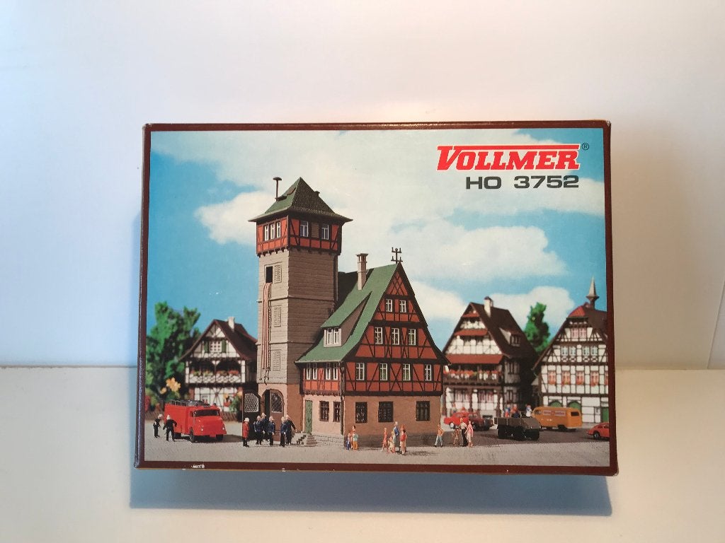 CASERNE DE POMPIERS - VOLLMER - 1:87, Neuf, Autres marques, Pont, Tunnel ou Bâtiment, Courant continu ou Courant alternatif