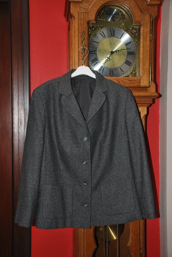 Veste de tailleur Blazer"CANDA"de C&A gris foncé T48 comme 9, Gris, Enlèvement ou Envoi, Comme neuf, Veste ou Veston