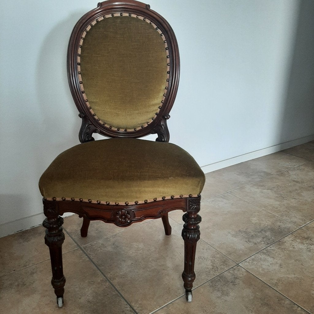 Stoel opgemaakt - Louis XVI met wieltjes, Ophalen