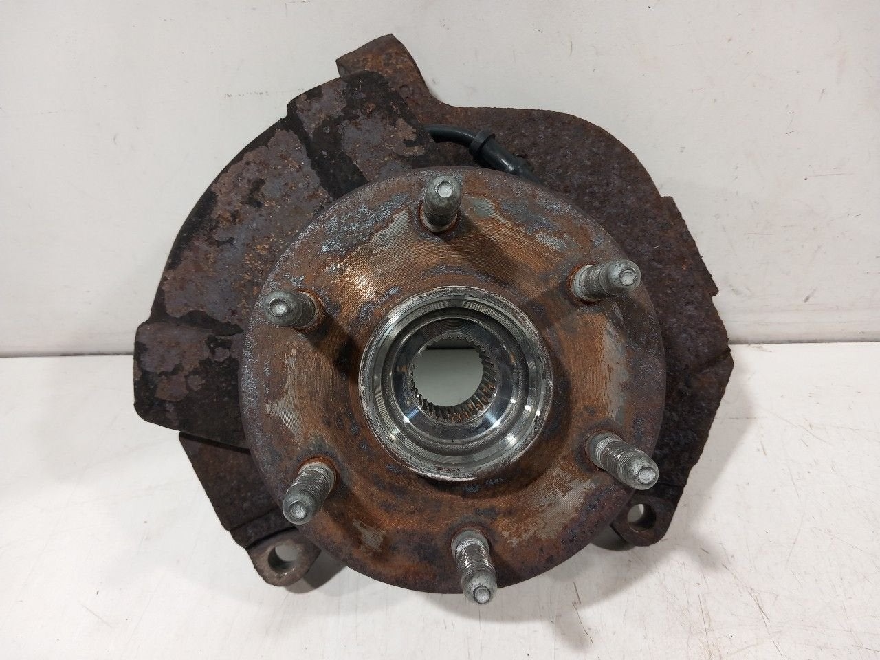 Wielnaaf rechts voor Chevrolet Avalanche, Onderdelen@venauto.nl, Van der Ven Autorecycling B.V., Ettenseweg 76, 4706 PB Roosendaal, The Netherlands