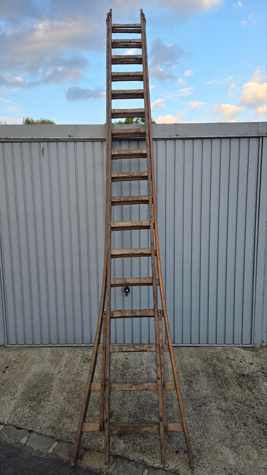 échelle en bois +/- 8m, Bricolage & Construction, Enlèvement, Échelle