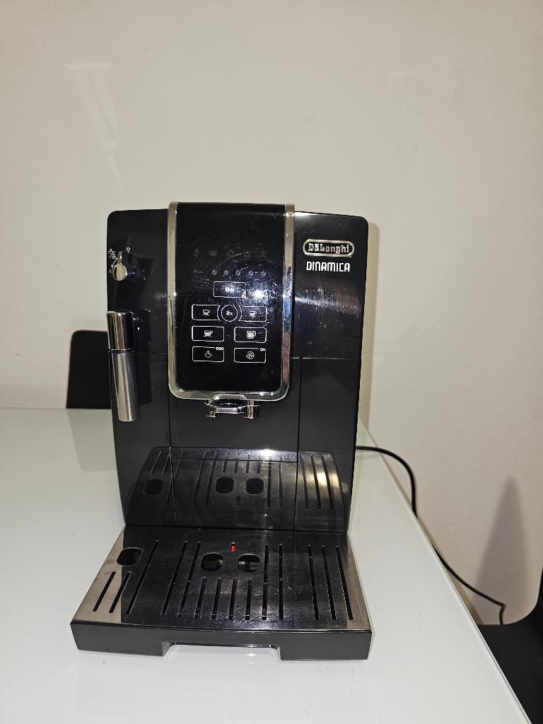 Cafetière DeLonghi Dinamica, Electroménager, Cafetières, Réservoir d'eau amovible, Café en grains, Comme neuf, 10 tasses ou plus