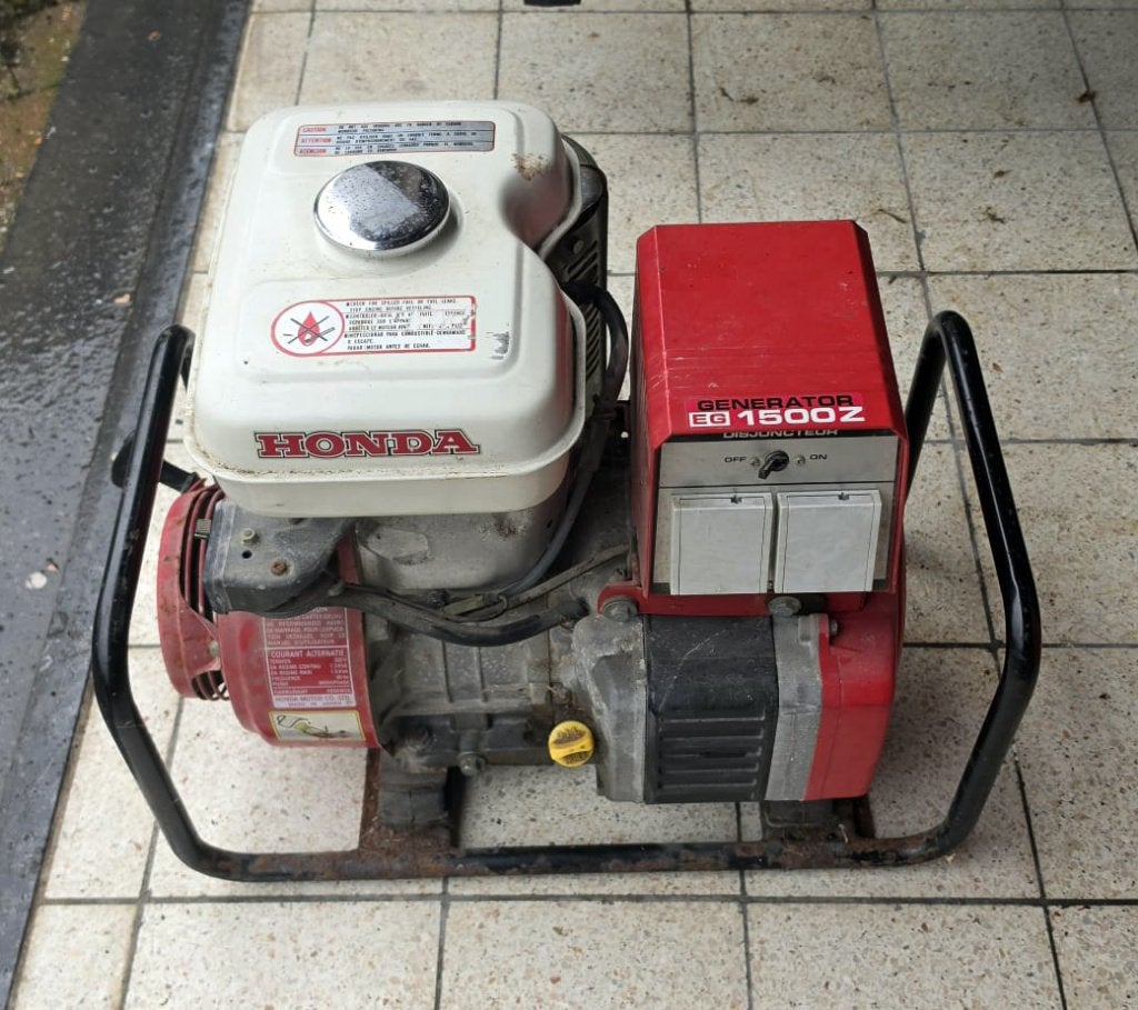 Générateur à essence Honda, Bricolage & Construction, Générateurs, Enlèvement, Utilisé, 30 kVA ou plus, Essence