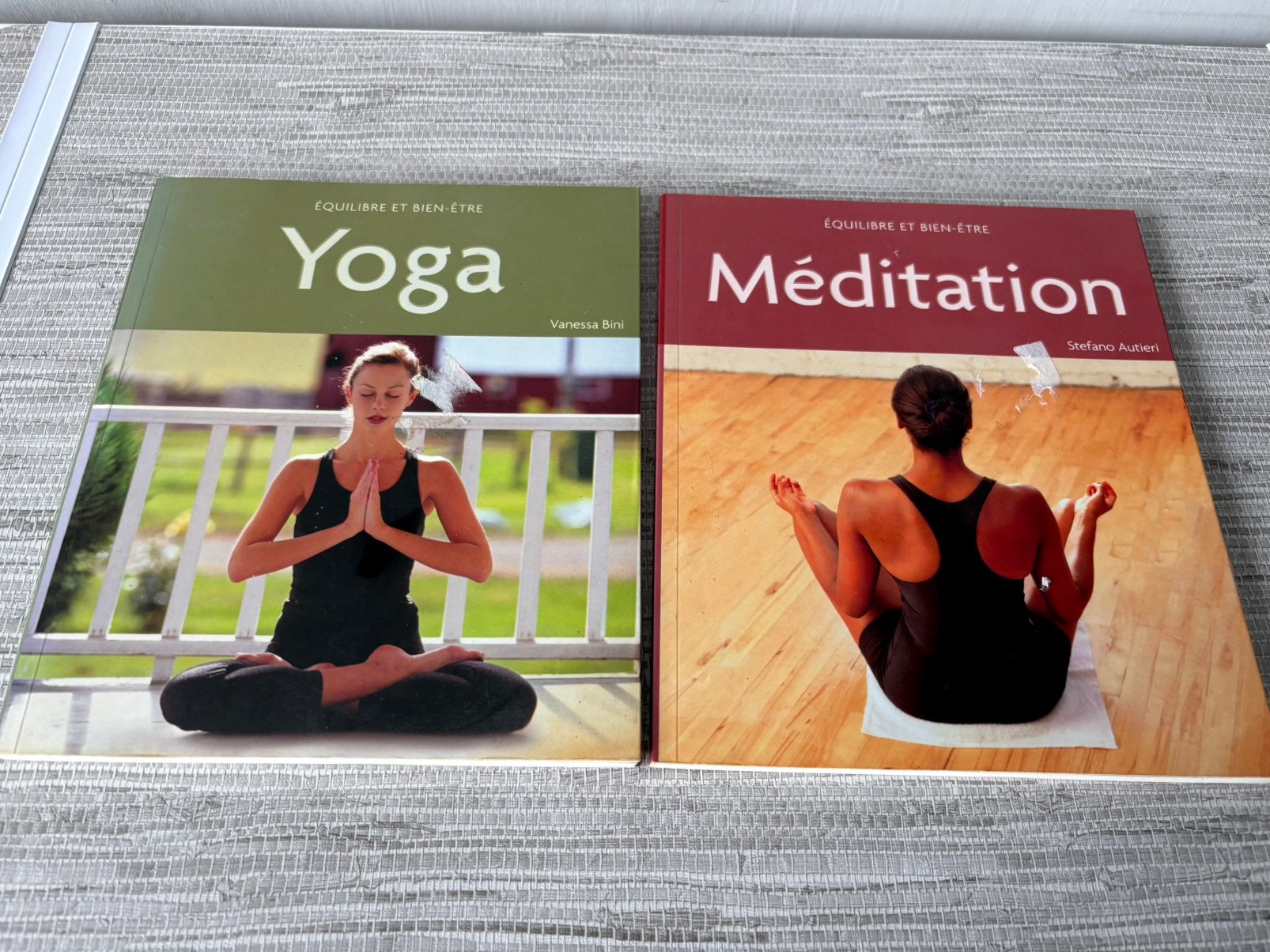 2 boeken „YOGA EN MEDITATIE”, Ophalen of Verzenden, Zo goed als nieuw