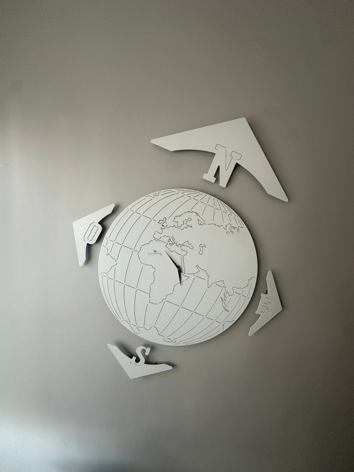 Horloge murale design Carluccio Design – Mappamondo – Blanc, Huis en Inrichting, Ophalen, Design, Zo goed als nieuw, Wit