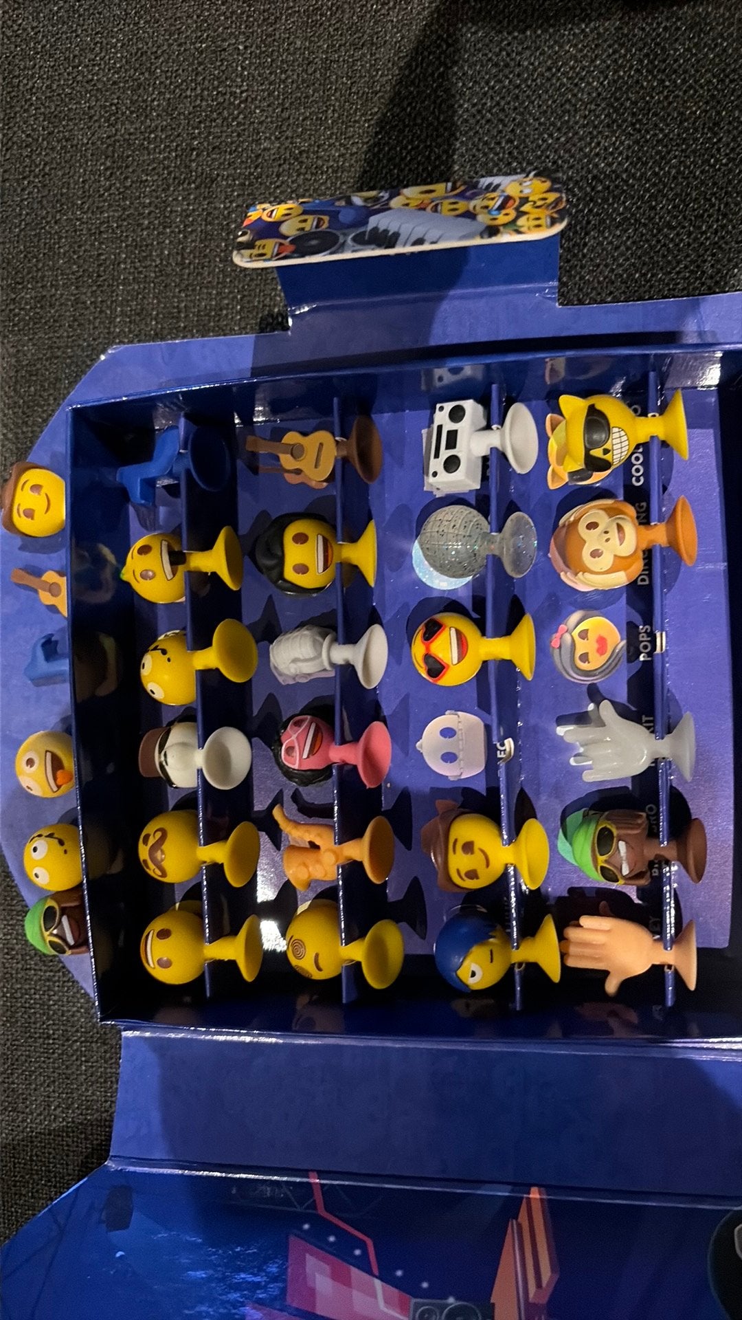 Gezocht emoji in ruil voor een van de dubbele, Ophalen, Zo goed als nieuw