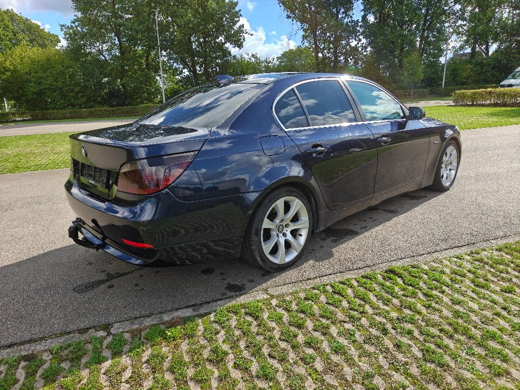 BMW 525i E60, Autos, Cuir, 1800 kg, 4 portes, Boîte manuelle