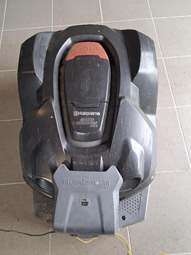 330X HUSQVARNA  -  pour pièces, Enlèvement, Utilisé, 20 à 25 cm, Husqvarna