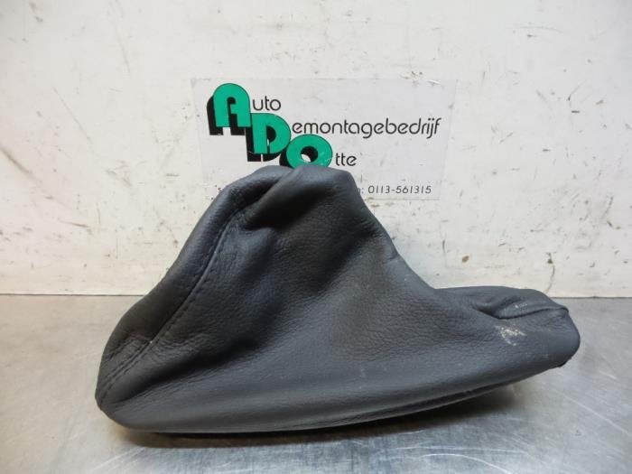 Enveloppe levier frein à main d'un BMW 3-Serie (3-Serie 98-, Autos : Pièces & Accessoires, -, Utilisé, -, Enlèvement ou Envoi