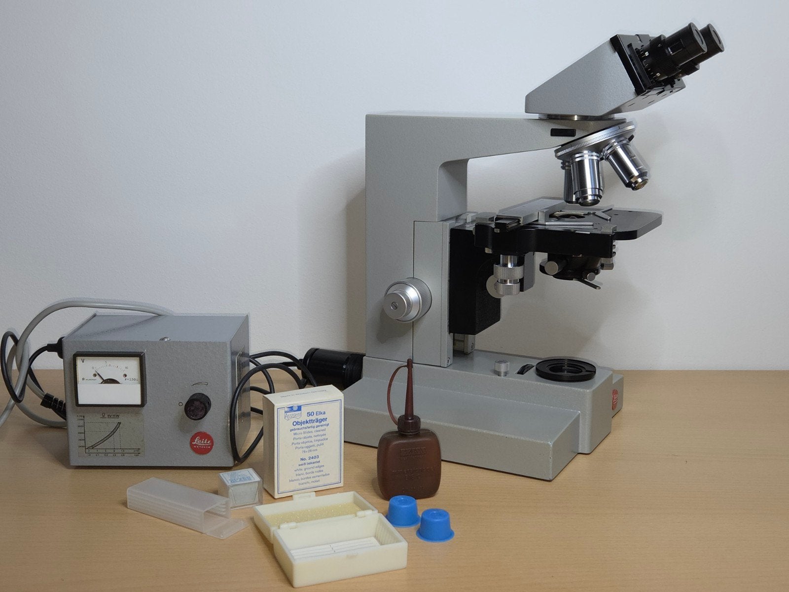 Leitz Wetzlar Dialux microscoop, Audio, Tv en Foto, Optische apparatuur | Microscopen, Ophalen of Verzenden
