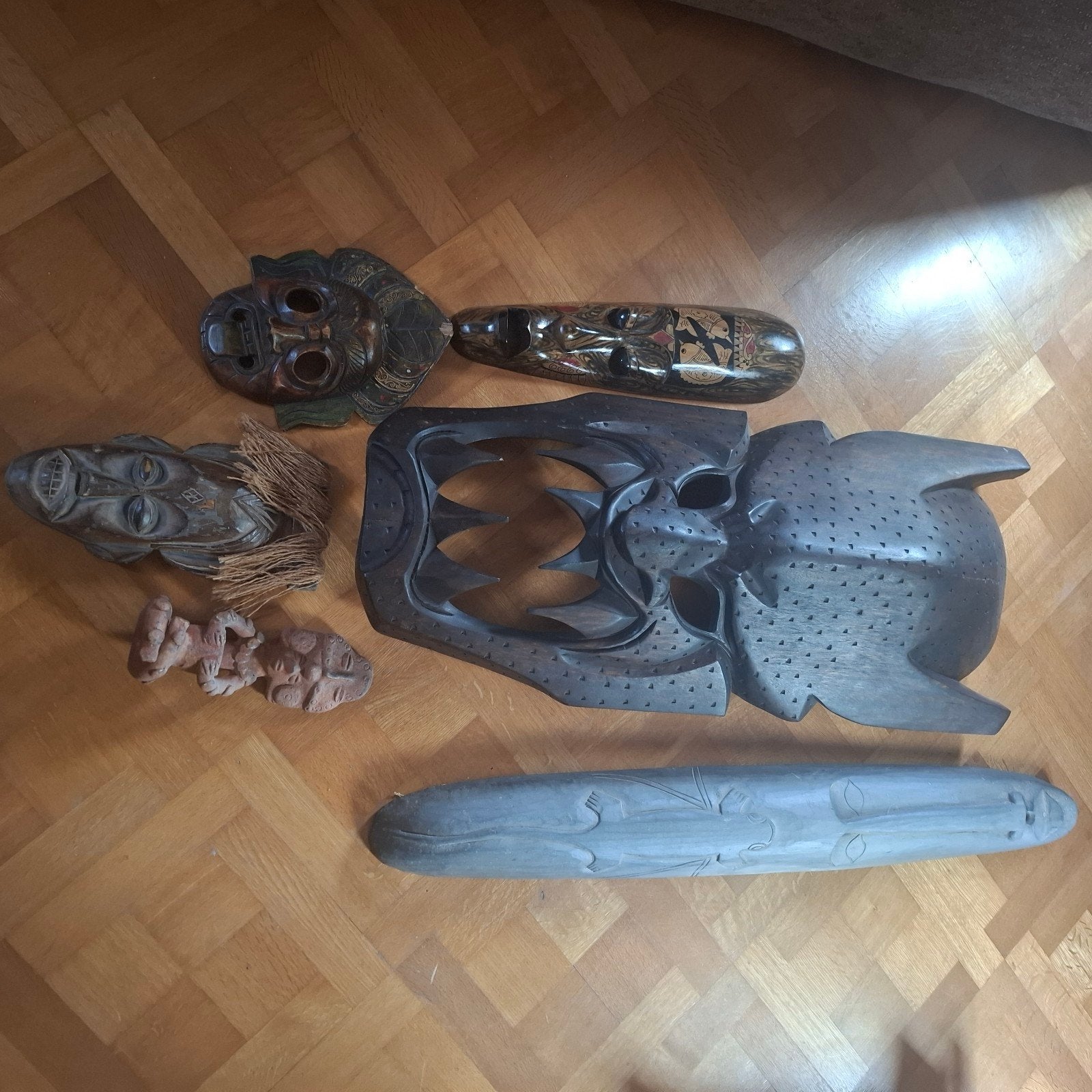 Maskers, Ophalen