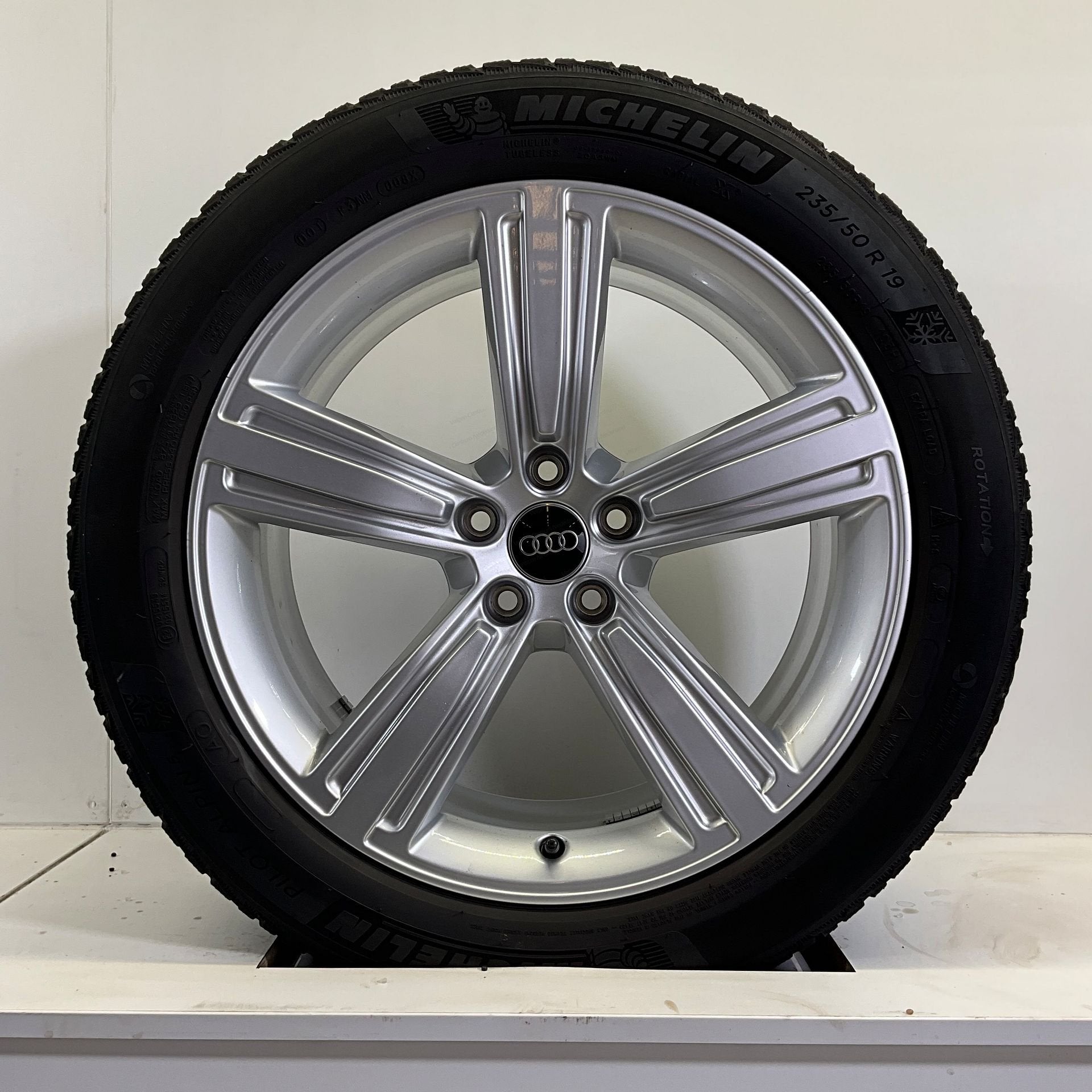 AUDI A8 SET VElGEN + WINTERBANDEN 19 INCH, Auto-onderdelen, Banden en Velgen, 19 inch, Gebruikt, -, -