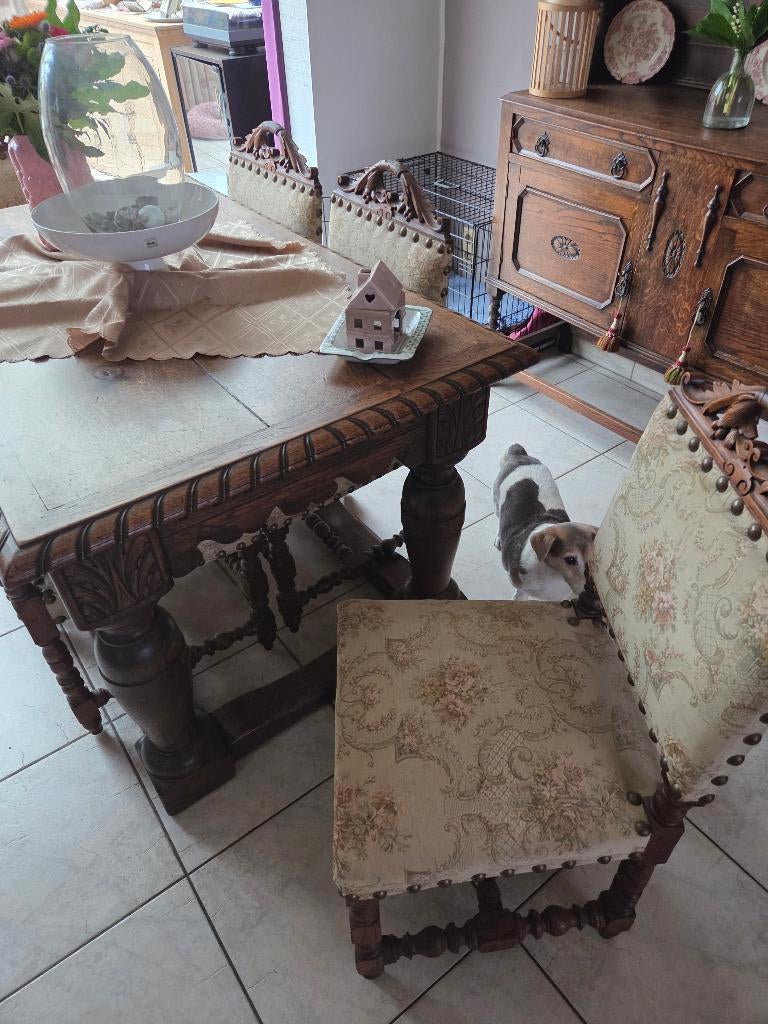 Antieke tafel en stoelen, Ophalen