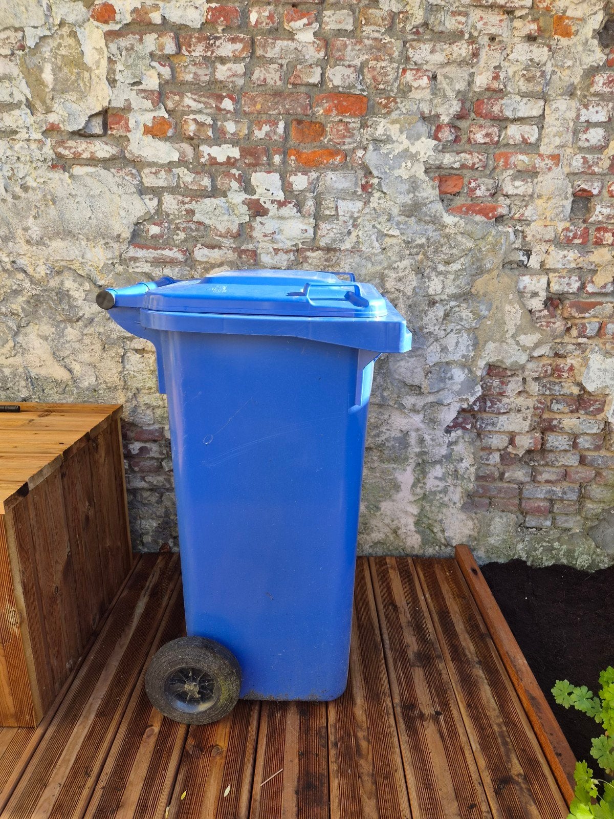 Grote vuilbak container huisafval, Huis en Inrichting, Woonaccessoires | Prullenbakken, Ophalen