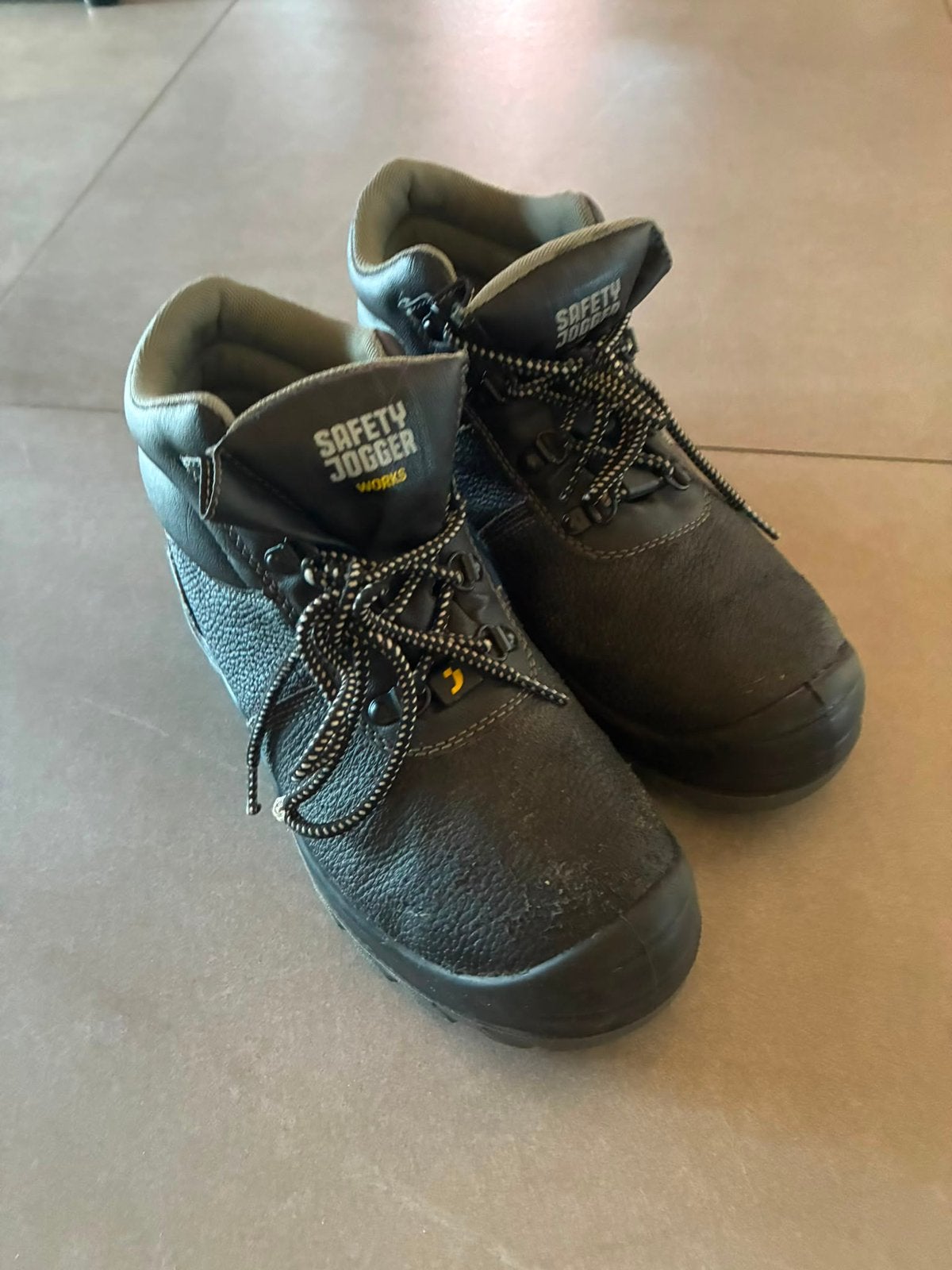 Werkschoenen maat 40, Ophalen, Zo goed als nieuw