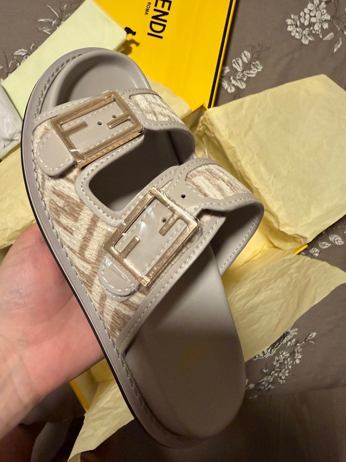 Slippers Fendi, Kleding | Dames, Schoenen, Nieuw, Grijs, Ophalen, Slippers