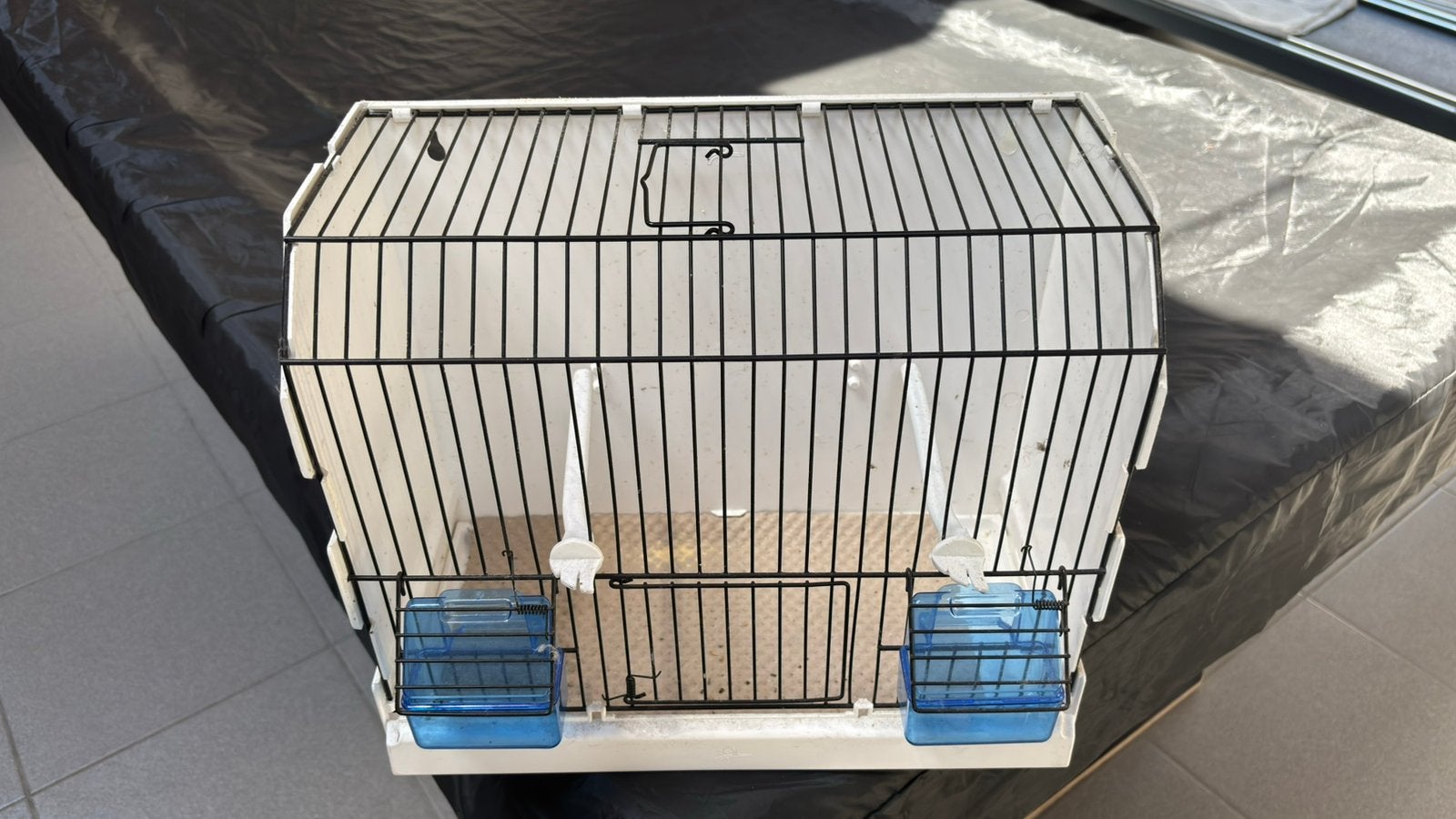 Te Koop tentoon/zieke kooi, Ophalen, Zo goed als nieuw