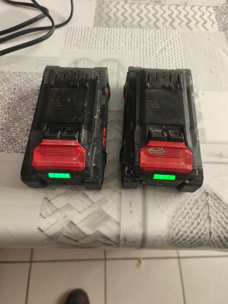 Hilti batterij en oplader