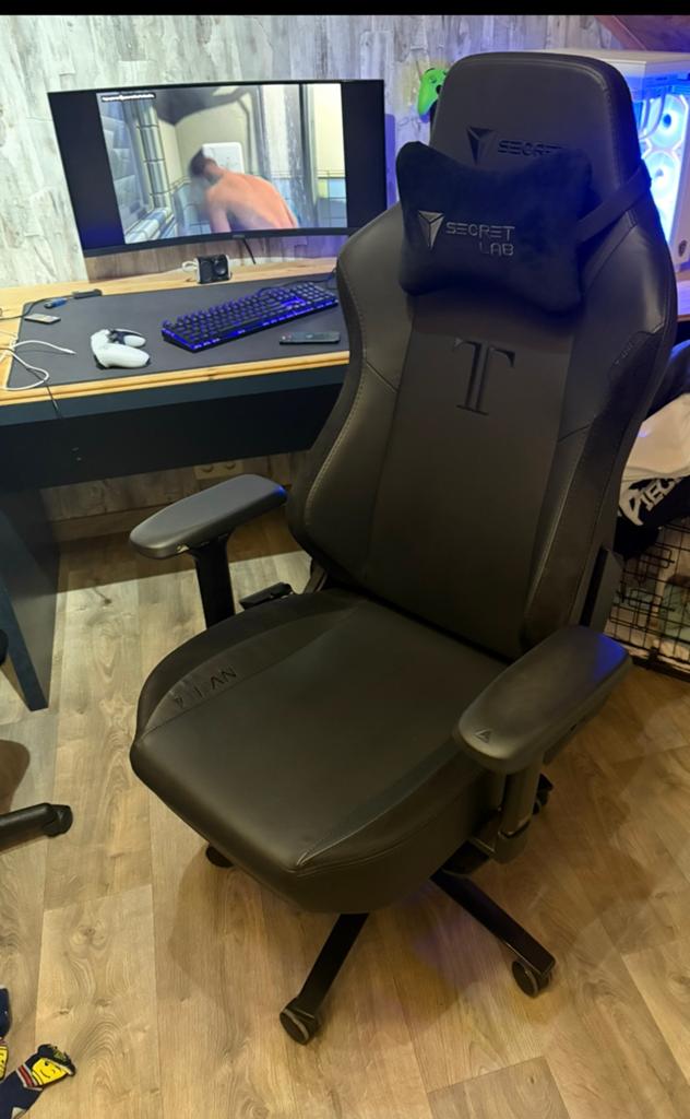 Chaise gamer titan secret lab, Maison & Meubles, Chaises de bureau, Enlèvement ou Envoi, Comme neuf, Noir