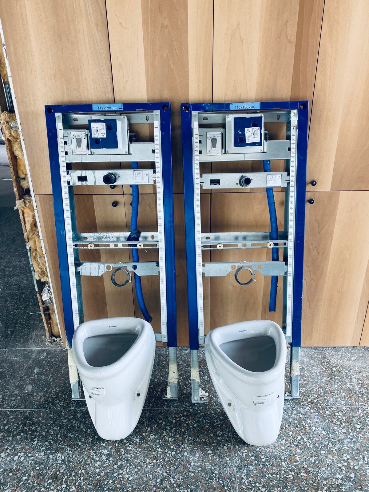 2 urinoirs Duravit et éléments Geberit duofix, Doe-het-zelf en Bouw, Ophalen, Zo goed als nieuw, Toilet