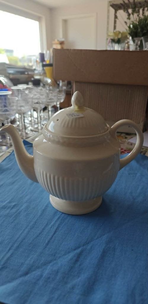 theekan Wedgwood Edme made in England créme, Neuf, Enlèvement ou Envoi, Céramique, Classique
