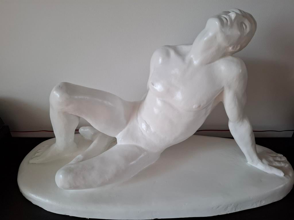 Dit expressieve beeldhouwwerk, Ophalen