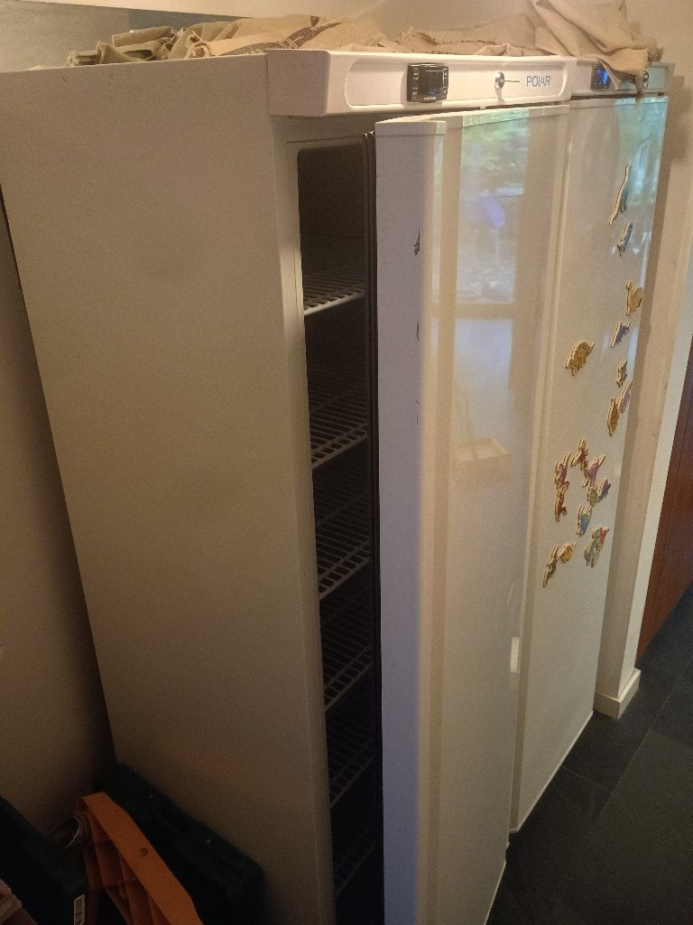 Koelkast Polar PC003 Wit, Zonder vriesvak, 200 liter of meer, 60 cm of meer, Zo goed als nieuw