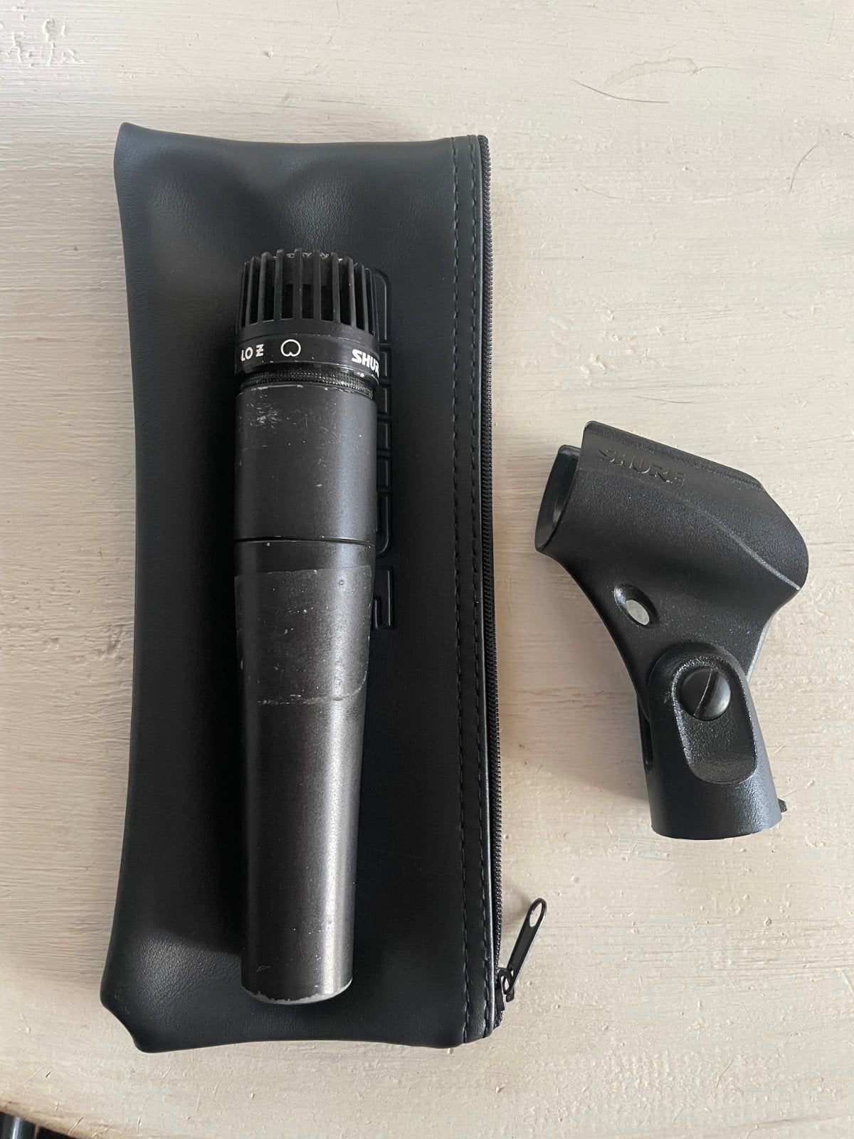 Shure SM57, dynamische instrument microfoon, Muziek en Instrumenten, Ophalen of Verzenden, Zo goed als nieuw