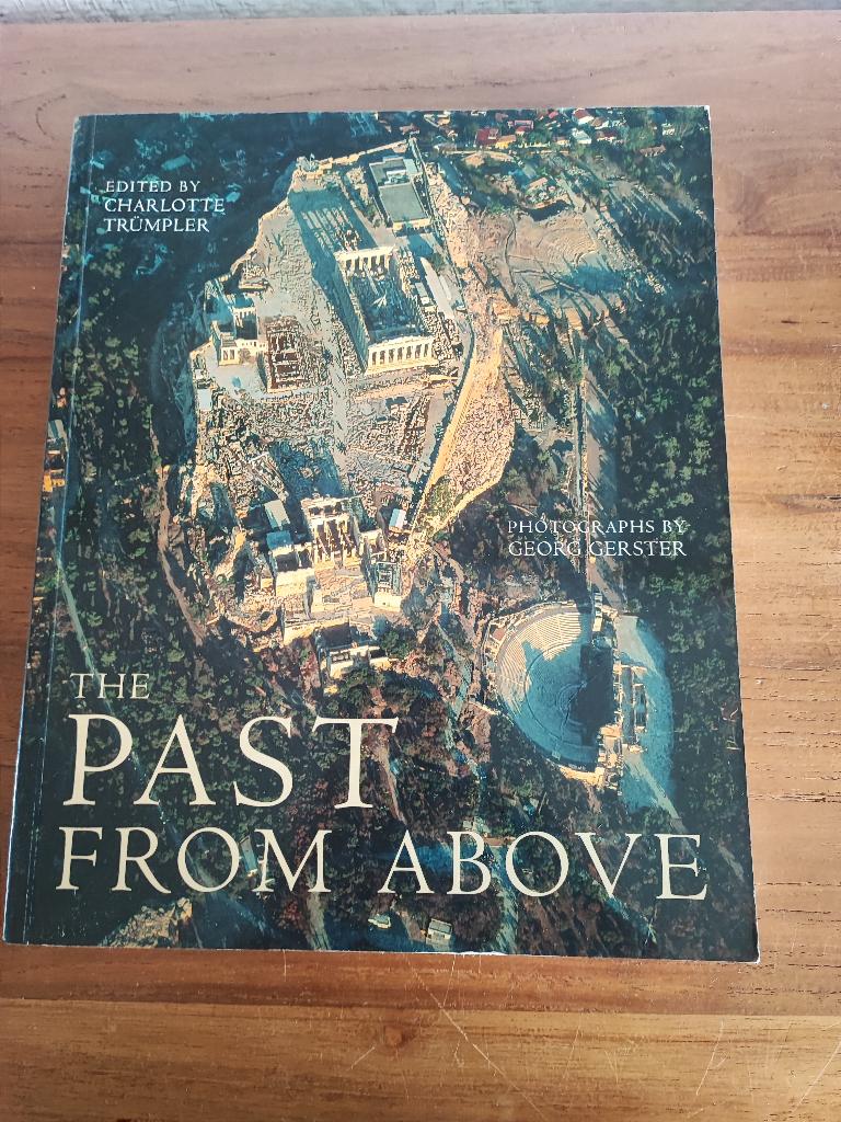 The Past from Above, Ophalen of Verzenden, Gelezen