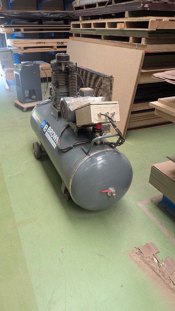 Zuigercompressor 5.5kw 500L + luchtdroger, Doe-het-zelf en Bouw, Compressors, Ophalen, Gebruikt, 200 tot 400 liter/min, Mobiel