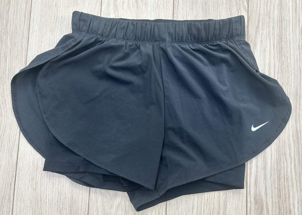 Nike Dri-FIT 2-in-1 zwarte hardloopshort, Kleding | Dames, Sportkleding, Maat 38/40 (M), Zwart, Nike, Ophalen of Verzenden