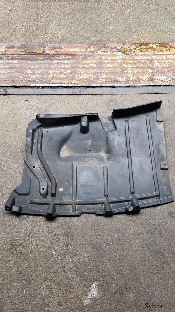 Bodemplaat onderplaat  achterzijde bij de achterbumper BMW 3, Auto-onderdelen, Gebruikt, -, -, Ophalen of Verzenden