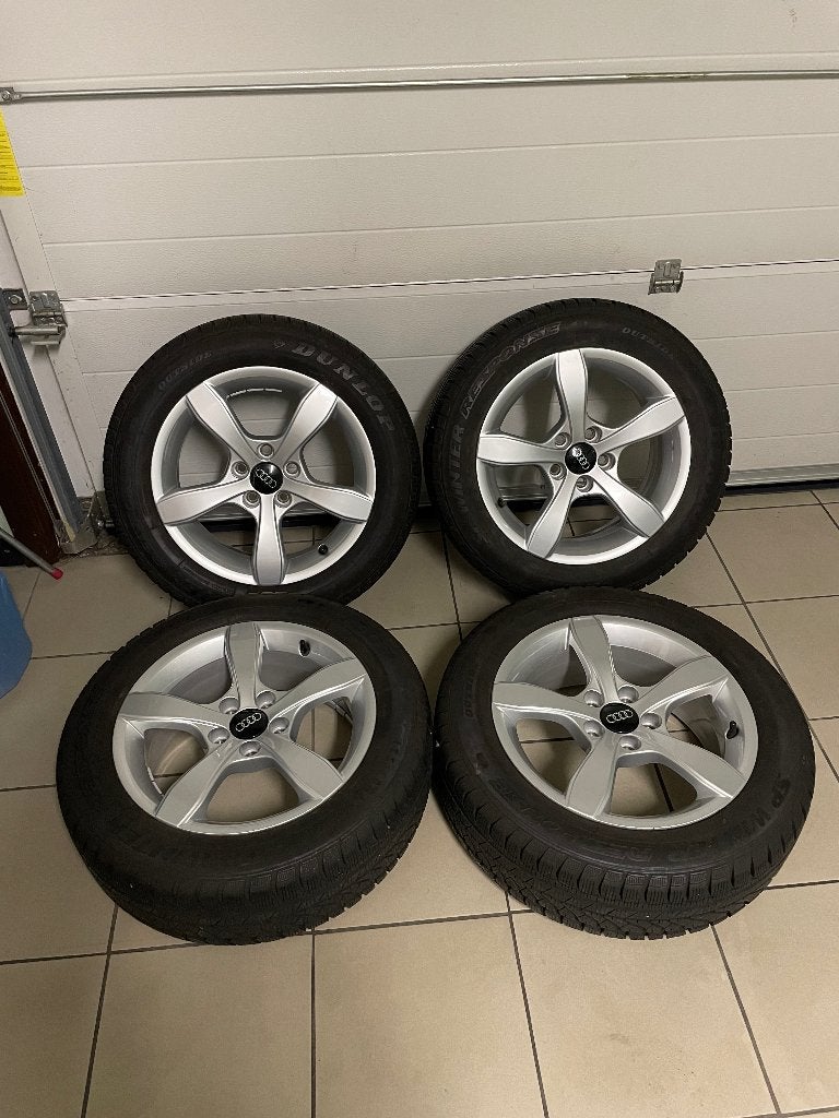 Originele Audi a1 sline sett winter dunlop velgen topstaat !, Auto-onderdelen, Ophalen, 15 inch, Banden en Velgen, Nieuw