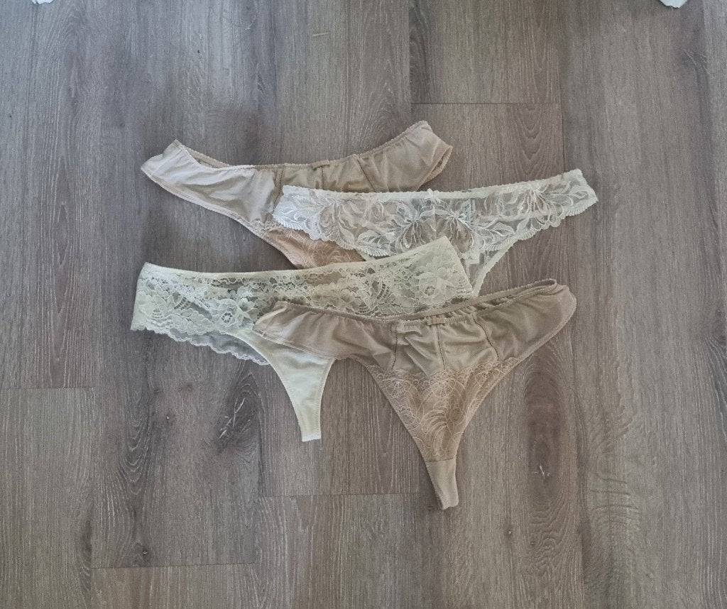 4 nouvelles culotes/string - Medium, Vêtements | Femmes, Sous-vêtements & Lingerie, String, Enlèvement ou Envoi