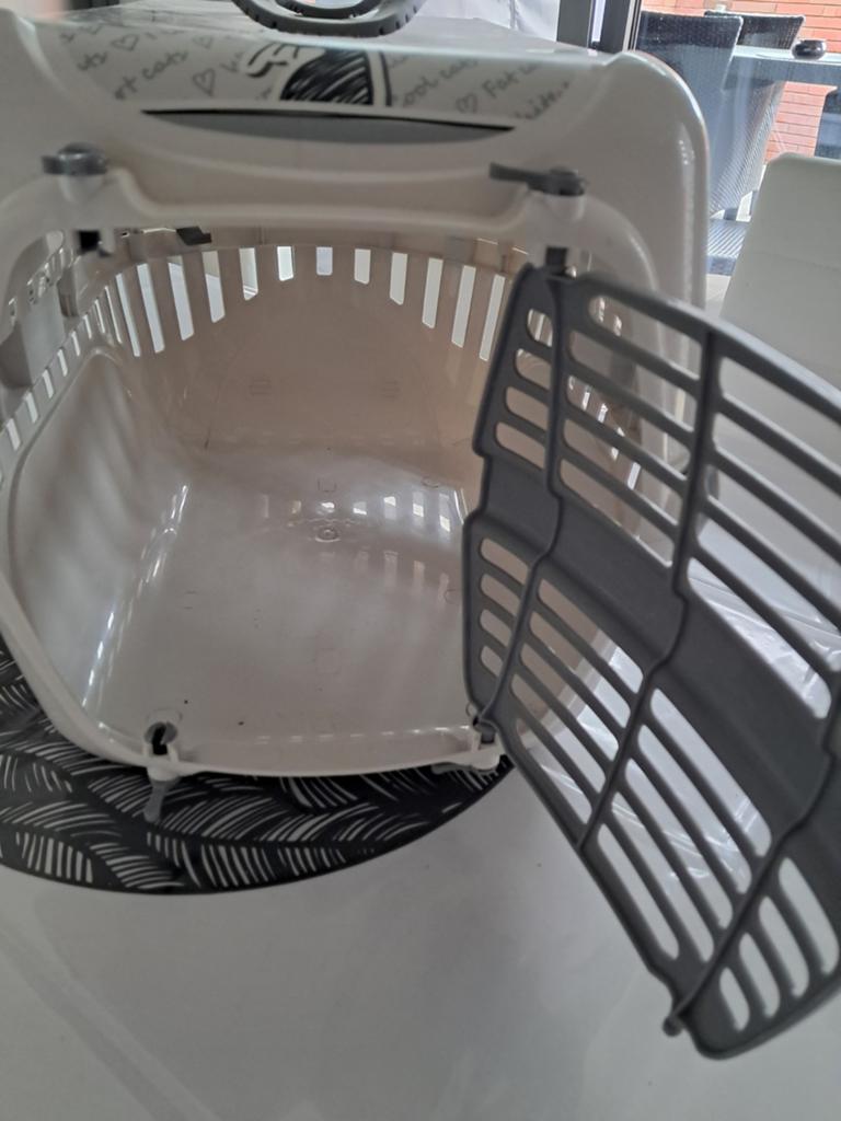 Boîte de transport pour chat, Enlèvement