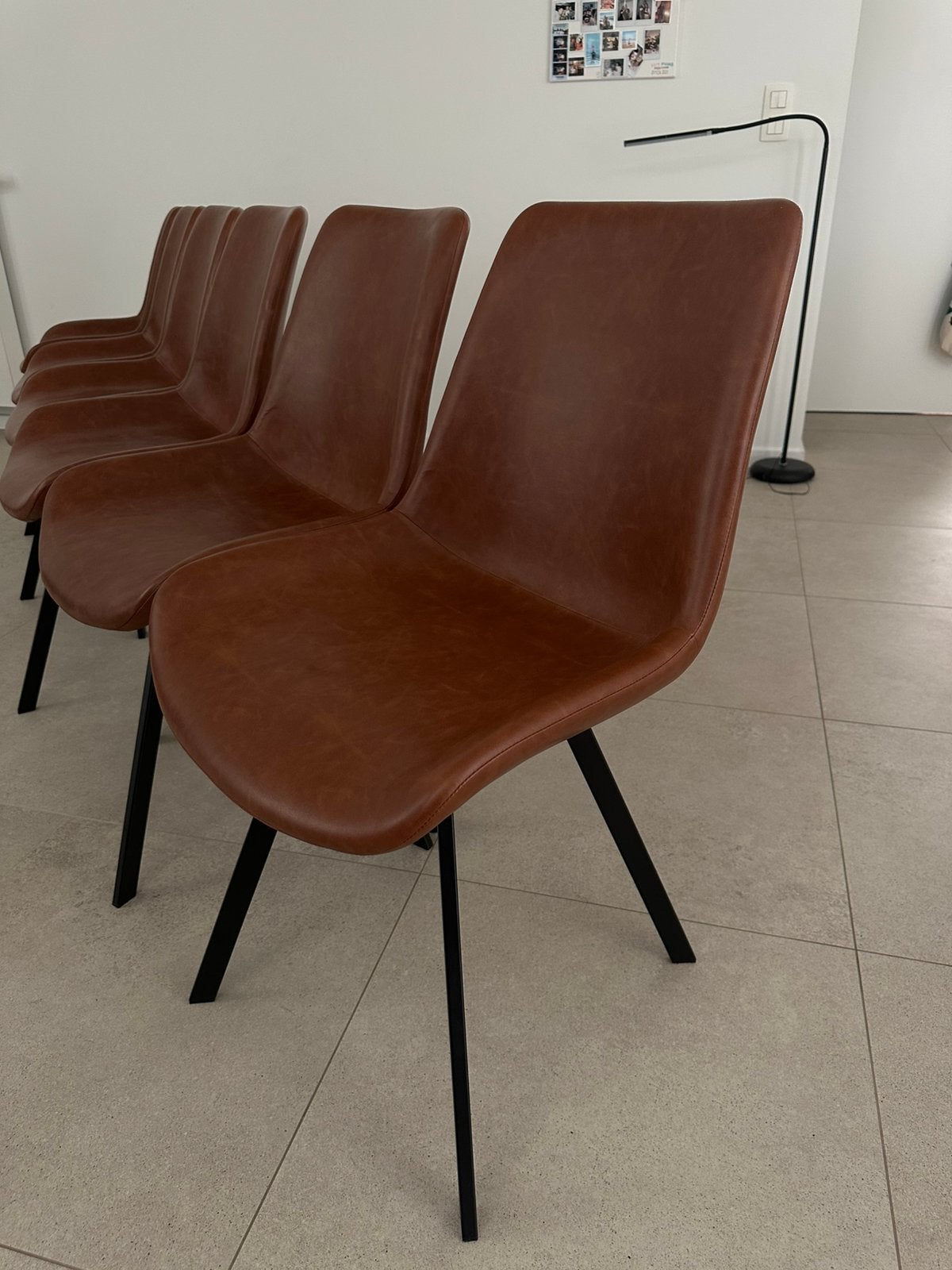6x JYSK HYGUM draaibare eetkamerstoelen cognac/zwart, Huis en Inrichting, Stoelen, Ophalen, Zo goed als nieuw, Vijf, Zes of meer stoelen