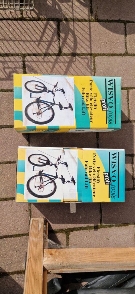 Fietslift (2stuks), Ophalen, Zo goed als nieuw