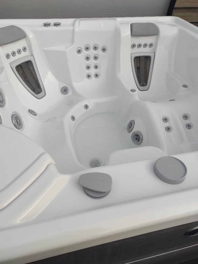 jaccuzi hotspring tekoop, Ophalen, Zo goed als nieuw, Vast