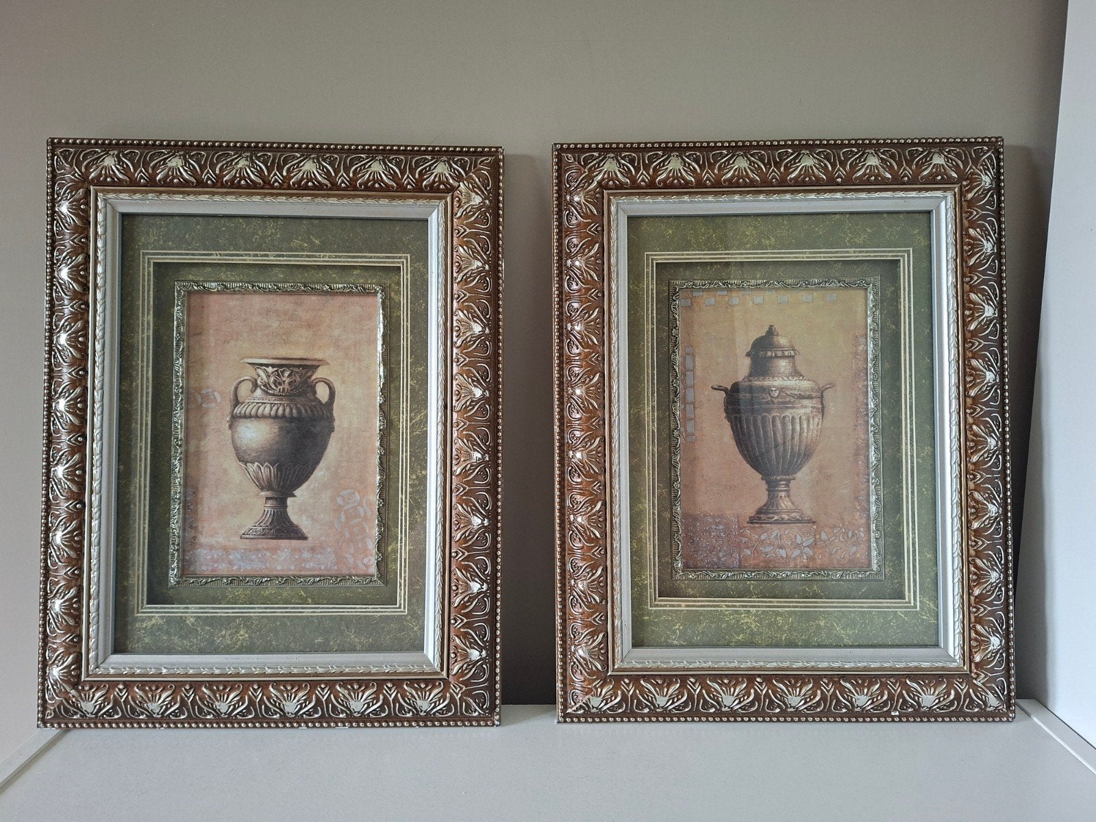 2 cadres baroques avec vases anciens, Enlèvement, Comme neuf