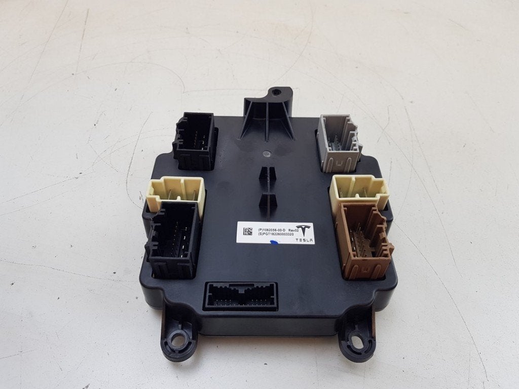 ORDINATEUR VEROUILLAGE CENTRALISE (|106205610B|106205600|106, Germany_Sales@tesla.com, Utilisé, Autres marques automobiles, Ludwig-Prandtl-Straße 27 - 29
12526  Berlin, DE