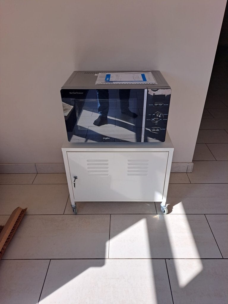 MICROGOLF MET LOCKERKASTJE studentenkot, Elektronische apparatuur, Microgolfovens, Ophalen, Zo goed als nieuw, Draaiplateau, Vrijstaand