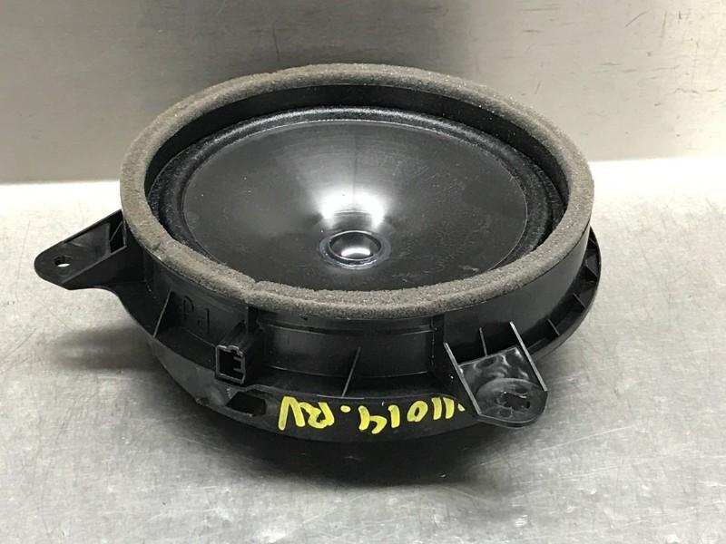 HAUT PARLEUR / ENCEINTE Toyota Yaris IV (P21 / PA1 / PH1), Dhr. M. Roggen, Toyota, Stadsweg 37 37
9917 PV  WIRDUM GR., NL, Utilisé
