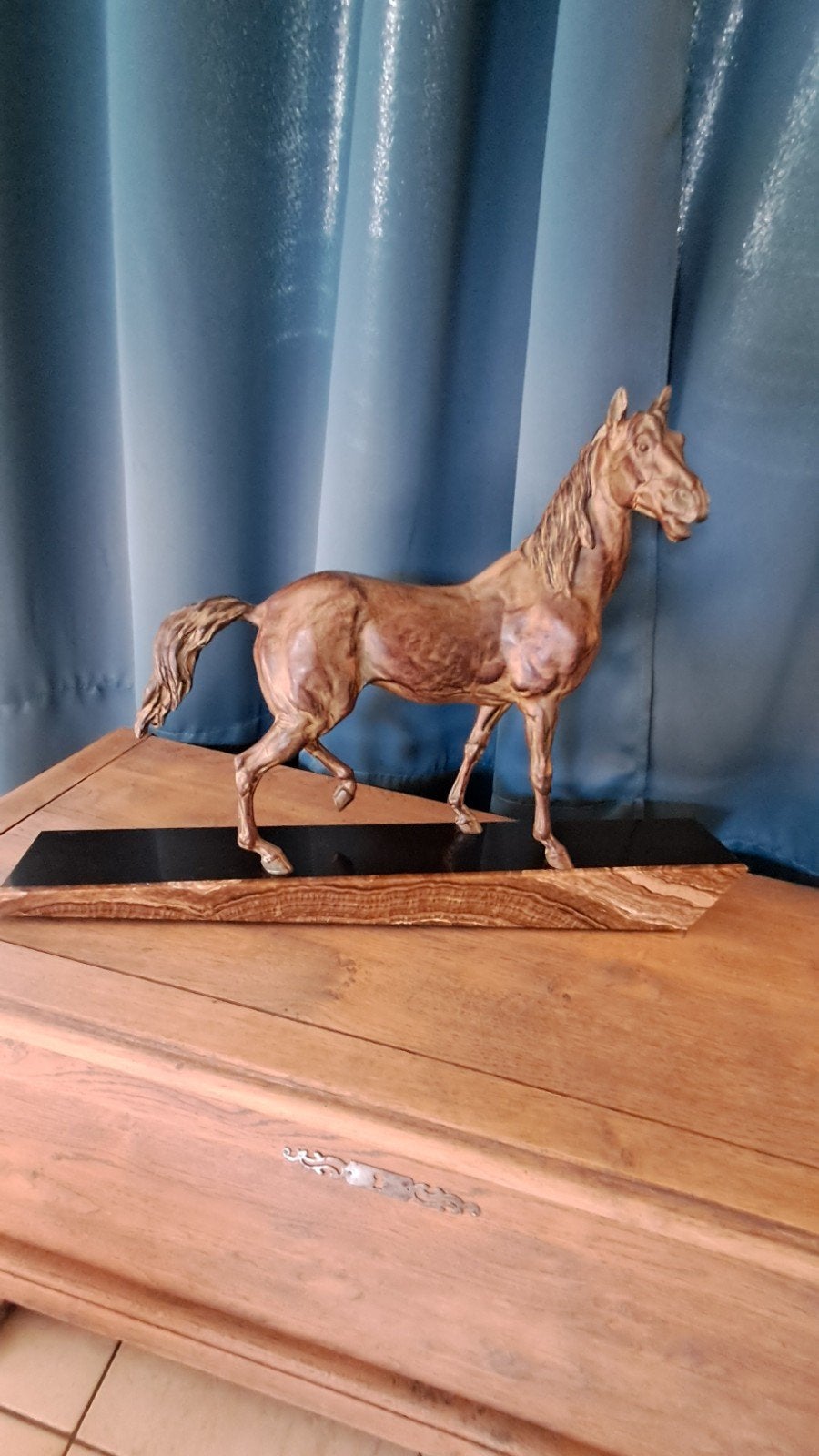 Jones design bronzen gietijzeren (JNL) zwart marmeren onders, Zwart, Gesigneerd